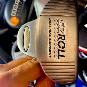 Knight Ezroll Golf Putter In Right Hand 
Used
